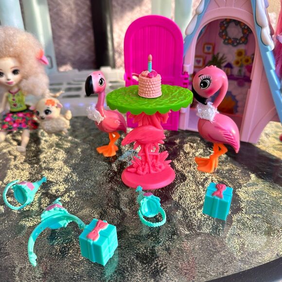 Enchantimals Ski Lodge Playset with Dolls and Accessories Bundle READ - Picture 3 of 11